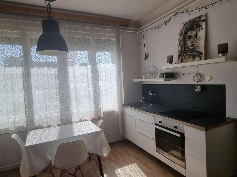 Cosy 2 Room Apartment With Nice Vibe, For Up To 4 リュブリャナ エクステリア 写真